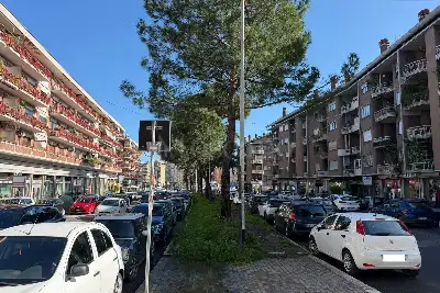Negozio in affitto, Via Ugo Ojetti, Roma