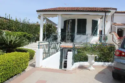 Villa Bifamiliare in vendita, Via Guglielmo Zuelli, Roma