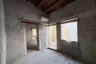 Palazzo in vendita, Via Caltanissetta, Siracusa