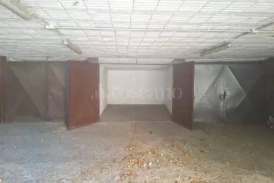 Garage in vendita, Via F. Petrarca, Brescia