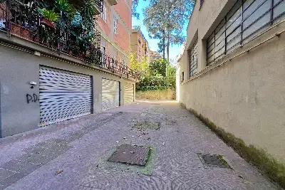 Box in affitto, Via Policarpo Petrocchi, Roma