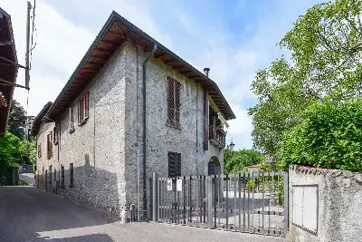 Casa in vendita, Via Giovanni Torti, Erba