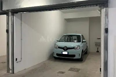 Box in vendita, Via delle Calasanziane, Roma