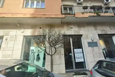 Negozio in vendita, Via Edmondo Buccarelli, Catanzaro