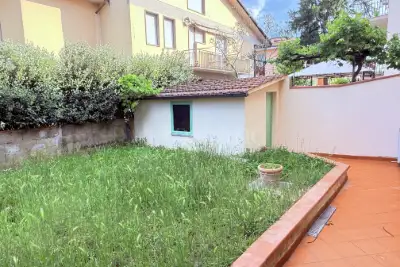 Casa Indipendente in vendita, Via Quinto Martini, Prato