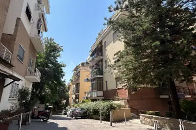 Casa in vendita, Via Guido Guinizelli, Roma