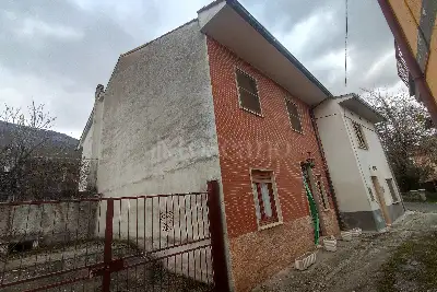 Villa in vendita, Via Villa Re, Pizzoli