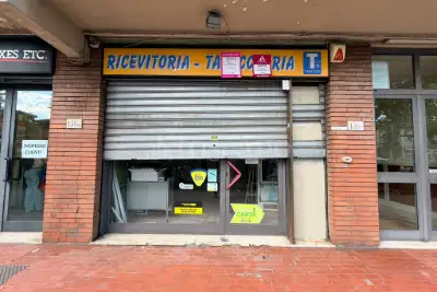 Negozio in vendita, Via Pistoiese, Firenze