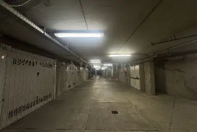 Box in vendita, Largo Marco Zanuso, Milano