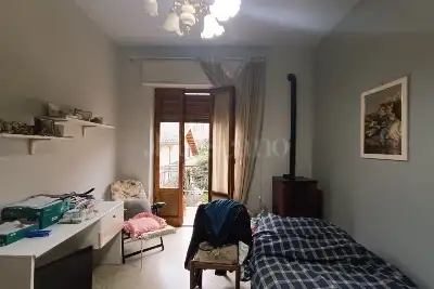 Casa in vendita, San Giovanni La Punta, Via Buscemi, salone doppio, cucina abitabile, tre camere, servizio, lavanderia., San Giovanni la Punta