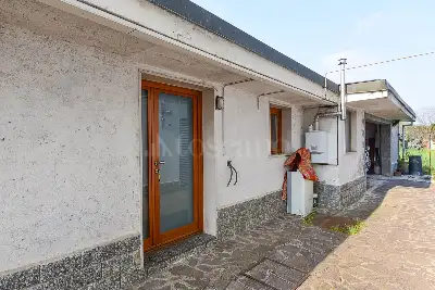 Casa in vendita, Via Benvenuto Cellini, Cantù