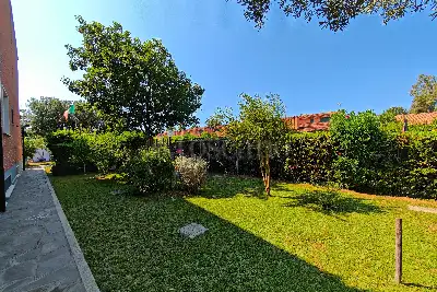 Villa in vendita, Via Antifonte di Ramnunte, Roma