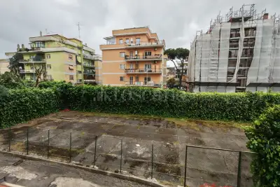 Casa in vendita, Via Francesco Roncati, Roma