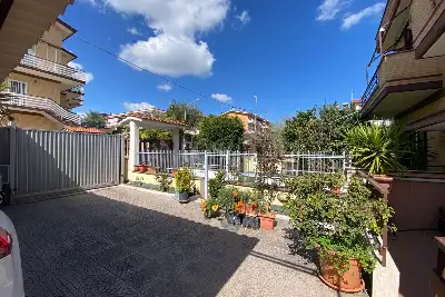 Casa in vendita, Via Mombaruzzo, Roma