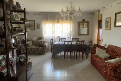 Casa in vendita, Piazzale Aldo Moro, Pomezia