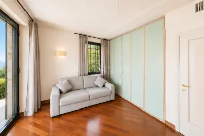 Villa in vendita, Via Alessandro Volta, Padenghe sul Garda