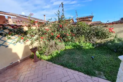 Casa in vendita, Viale di Castel Porziano, Roma