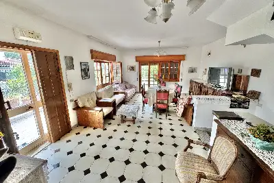 Villa in vendita, Via Gabriele D'Annunzio, Anzio