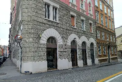 Negozio in affitto, Via Massimo D'Azeglio, Trieste