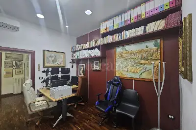 Casa in vendita, Via Domenico Morelli, Napoli