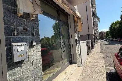 Negozio in vendita, Via Fregni, Modena