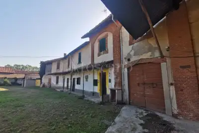 Casa Indipendente in vendita, Via Maestra, Borgo San Siro