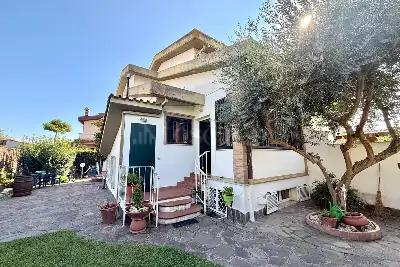 Villa Plurifamiliare in vendita, Via Ortona a Mare, Fiumicino