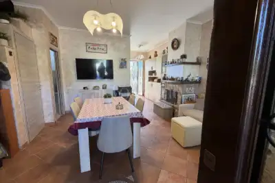 Villino a Schiera in vendita, Viale Paride, Ardea