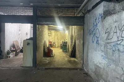 Box in vendita, Via Marsiglia, Pomezia