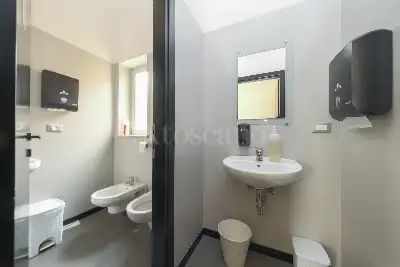 Stabile Uso Ufficio in vendita, Via Tiburtina , Roma