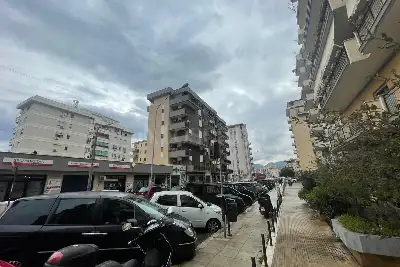 Negozio in vendita, Via Umberto Giordano, Palermo