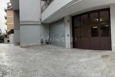 Garage in vendita, Via delle Calasanziane, Roma