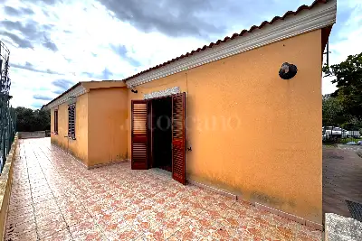 Villa Bifamiliare in vendita, San Teodoro , Via Madrid, San Teodoro