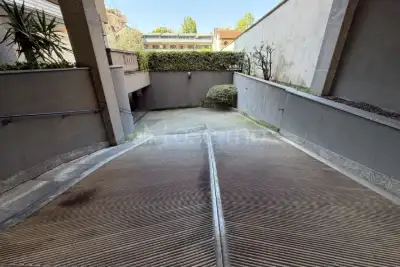 Box in vendita, Via Giambellino, Milano