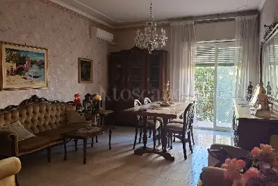 Casa in vendita, Via Montebello, Catania