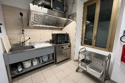 Negozio in vendita, Piazza San Francesco, Bollate