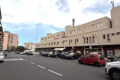 Negozio in vendita, Via Roberto Giuffrida Castorina, Catania