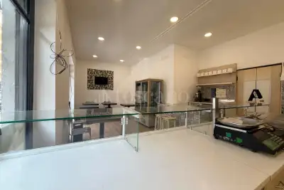 Negozio in vendita, Via Volvinio, Milano