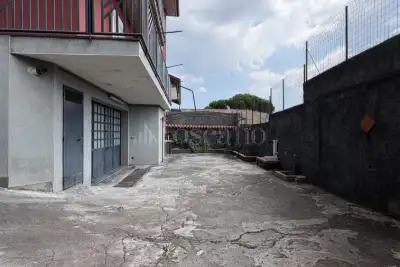 Casa Indipendente in vendita, Via Monte Grappa, Nicolosi