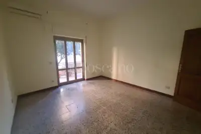 Casa in vendita, Via S. Pellico, Pomezia