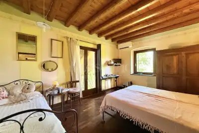 Villa in vendita, Strada San Pietro, Monzambano