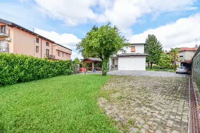 Casa Indipendente in vendita, Via Monte Rosa, Brenna
