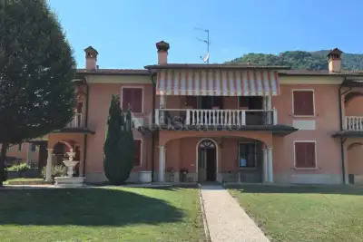 Villa in vendita, Via F. Petrarca, Sarezzo