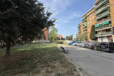Negozio in vendita, Largo Brasilia, Milano