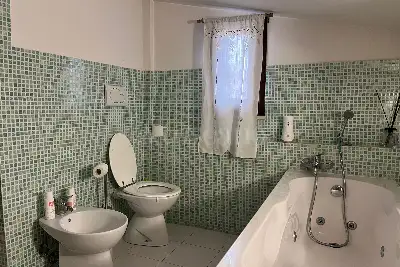 Villino a Schiera in vendita, Via Casaluce, Roma