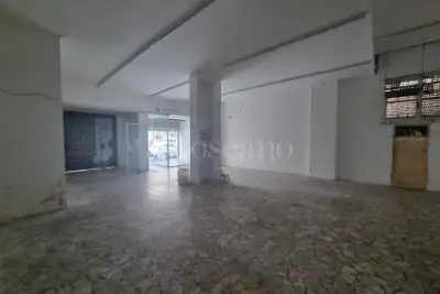 Negozio in affitto, Viale Spartaco, Roma
