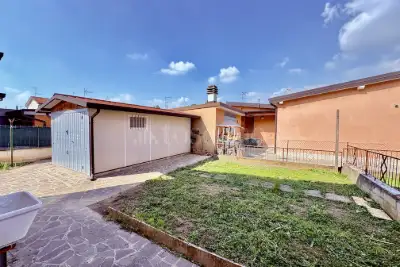 Villa Bifamiliare in vendita, Via Tredicesima Villaggio Sereno, Brescia