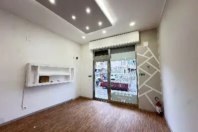 Negozio in affitto, Via Malaspina, Palermo