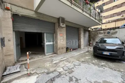 Box in vendita, Via Filippo Zuccarello, Palermo