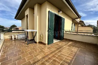 Villino a Schiera in vendita, Via Gozzi, Anzio